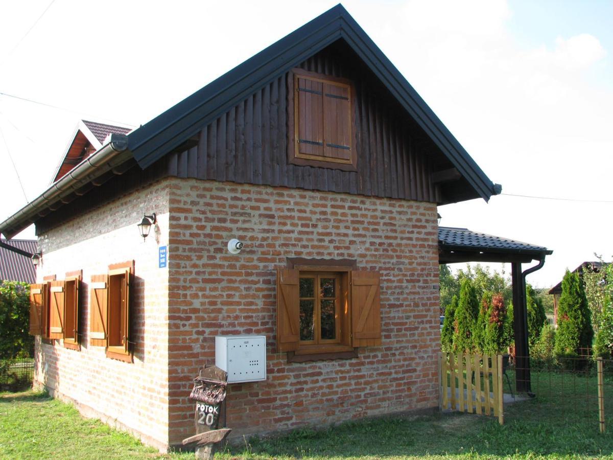Cottage Plavi Lav Potok Exterior photo