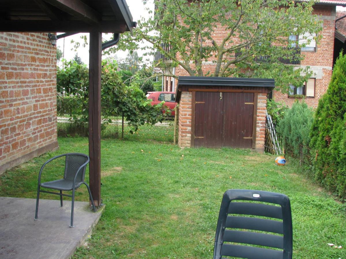 Cottage Plavi Lav Potok Exterior photo