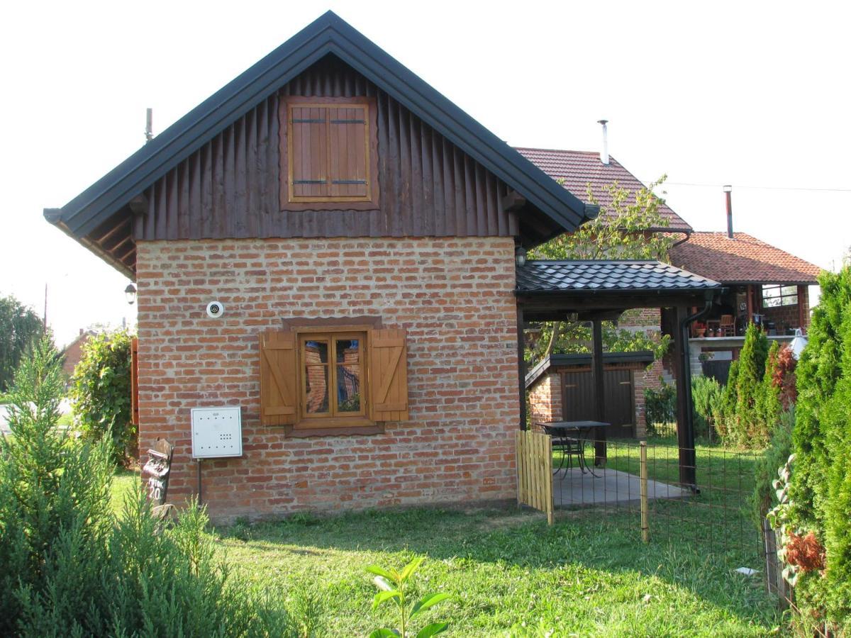 Cottage Plavi Lav Potok Exterior photo