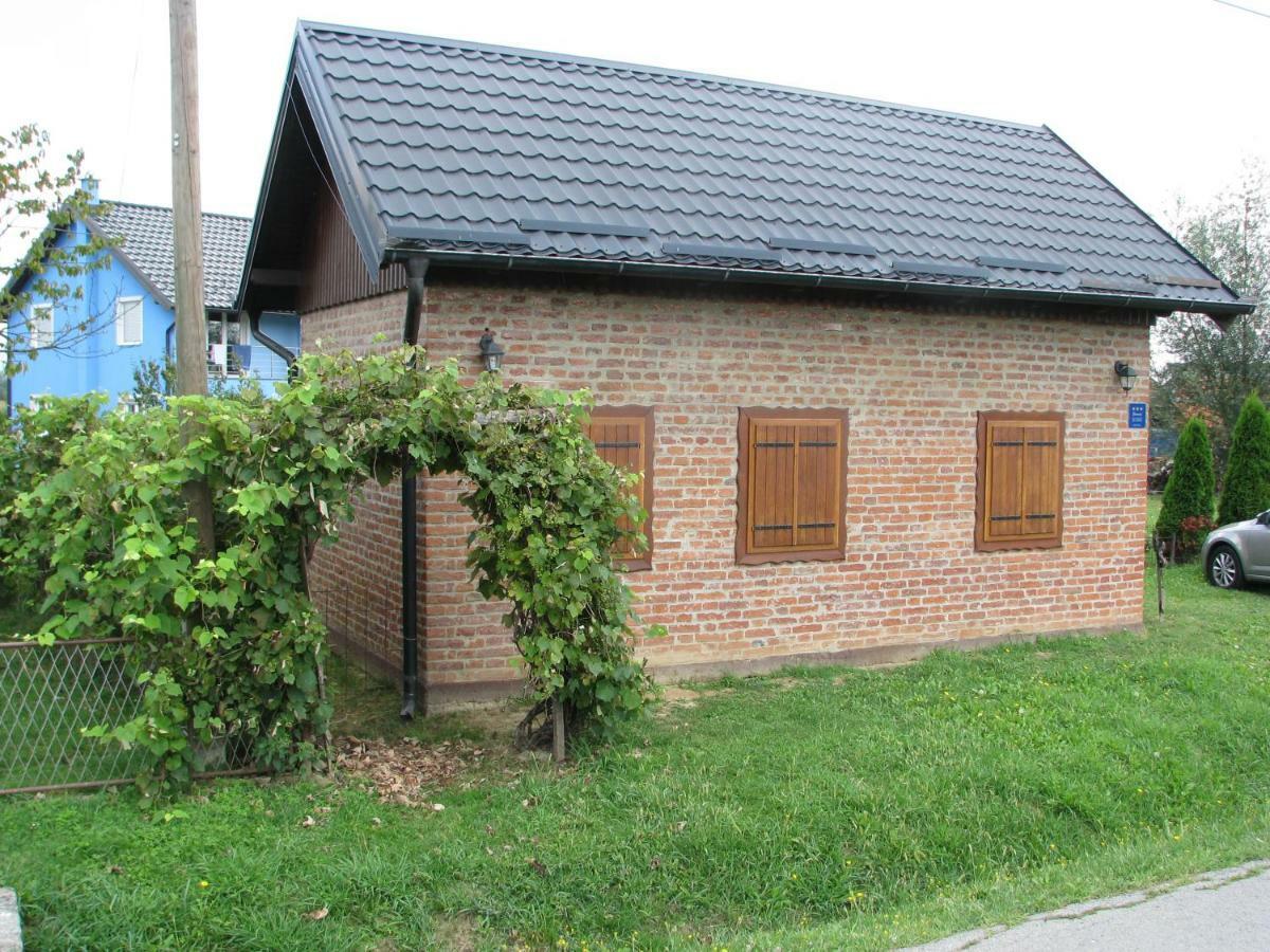 Cottage Plavi Lav Potok Exterior photo