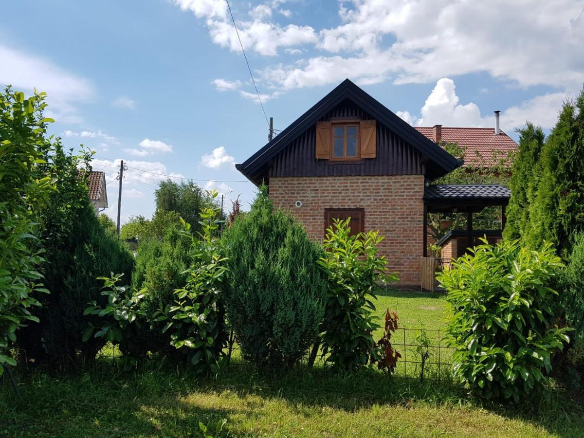 Cottage Plavi Lav Potok Exterior photo